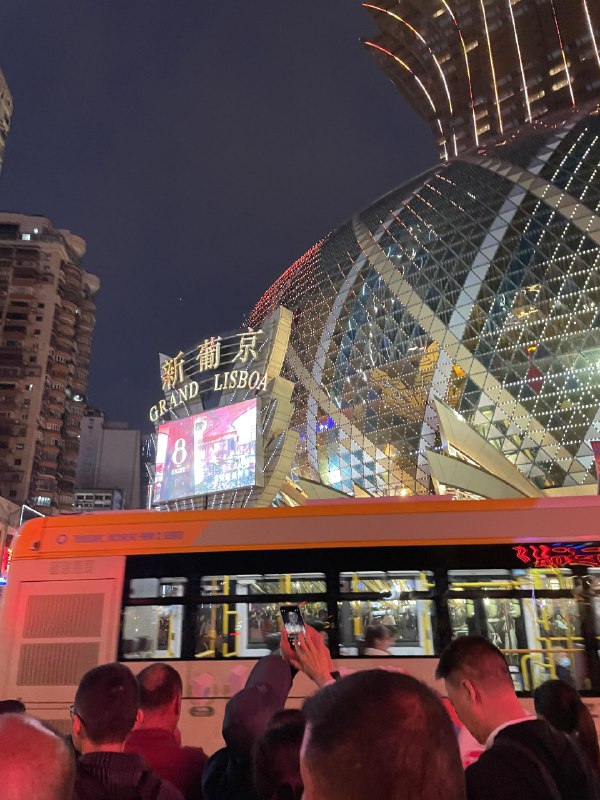 1 去了新葡京赌了一把，输了2 看到了我刘大美人的广告牌3 澳门竟然也有五菱宏光 mini4 大三巴via Memos1 去了新葡京赌了一把，输了2 看到了我刘大美人的广告牌3 澳门竟然也有五菱宏光 mini4 大三巴via Memos